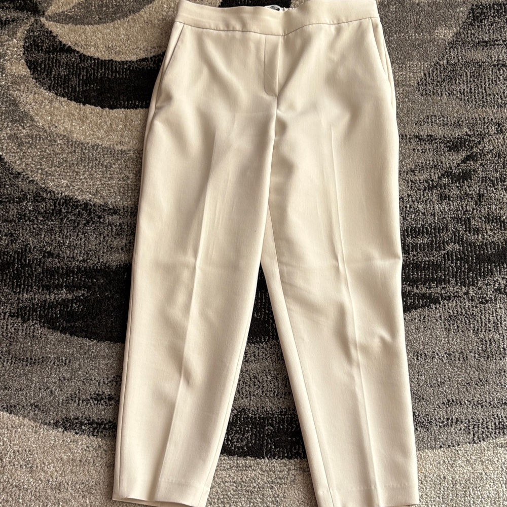 Aritzia Babaton Cream Tailored Ponte Conan Ankle Pants Size 6